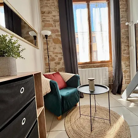 Urban'mezza Spot - Valmy - Wi-fi & Metro Apartmán *